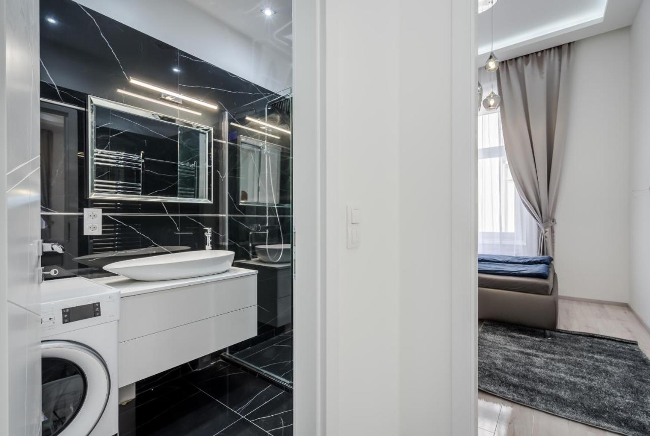 Kiraly 35 Luxury Apartment With Free Parking Budapest Exteriör bild