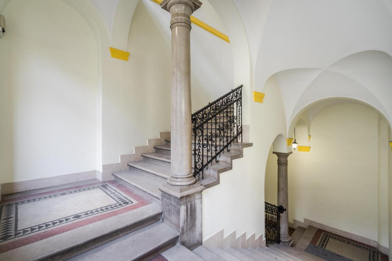 Kiraly 35 Luxury Apartment With Free Parking Budapest Exteriör bild