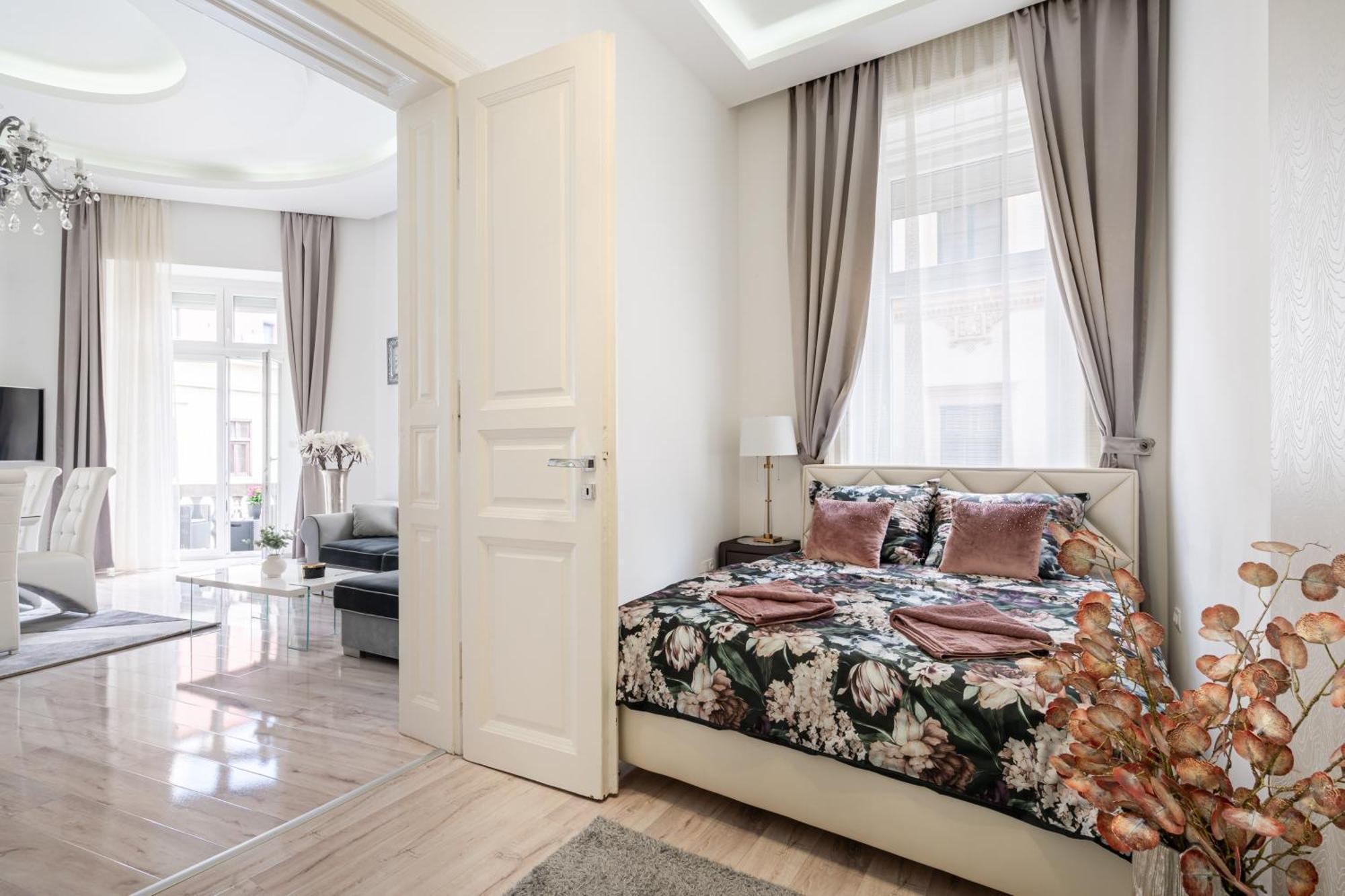 Kiraly 35 Luxury Apartment With Free Parking Budapest Exteriör bild